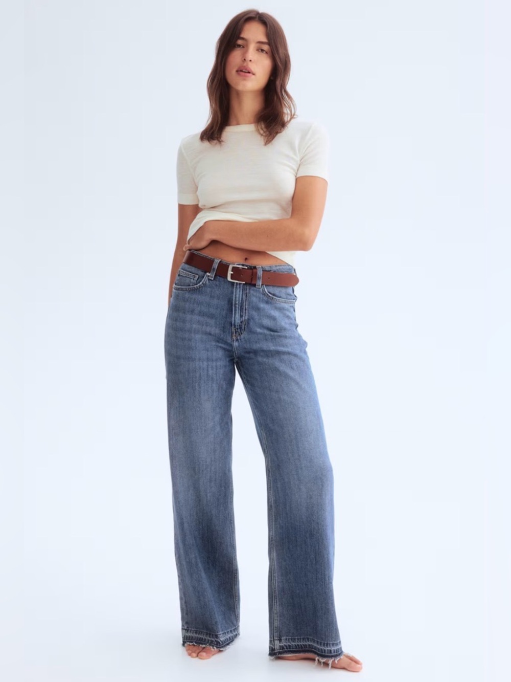 ✨H&M Ava Ultra High Rise Wide-Leg Raw Hem Jeans in Blue Denim - Picture 1 of 8